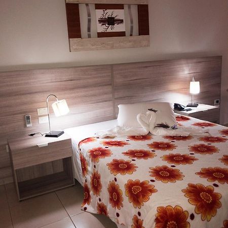 Hotel Renascer Morrinhos  Екстер'єр фото